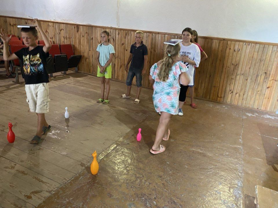 В Новоконстантиновском сельском Доме культуры к международному Дню Дружбы была проведена игровая программа для детей "Путешествие на остров Дружбы" В Новоконстантиновском сельском Доме культуры к международному Дню Дружбы была проведена игровая программа для детей "Путешествие на остров Дружбы"