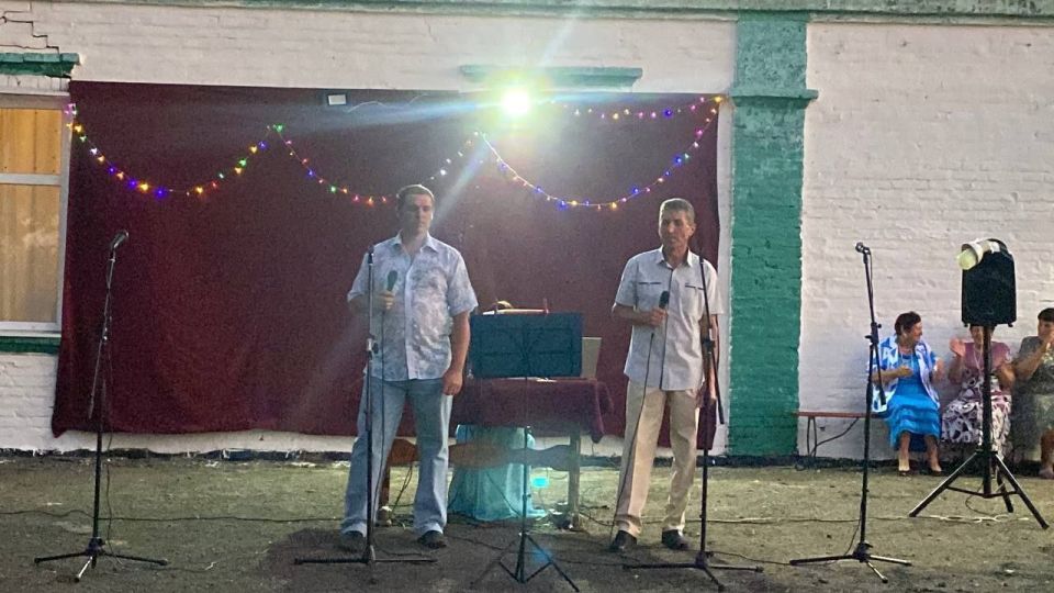 В Степановском Втором сельском доме культуры прошел летний концерт "Июльская пора" .Творческие коллективы Степановского и Богдановского домов культуры подготовили насыщенную разнообразную программу.Прозвучали заводные и... В Степановском Втором сельском доме культуры прошел летний концерт "Июльская пора" .Творческие коллективы Степановского и Богдановского домов культуры подготовили насыщенную разнообразную программу.Прозвучали заводные и...