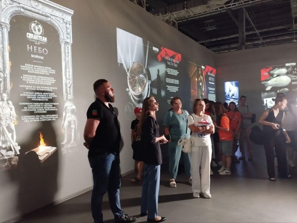 Херсонские ветераны СВО познакомились в Мелитополе с выставкой "Свидетели Великой Победы"