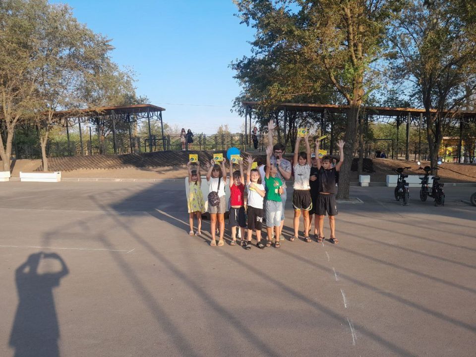 8 августа в рамках празднования Дня физкультурника Акимовский ЦДК провел спортивную программу «Веселая эстафета» 8 августа в рамках празднования Дня физкультурника Акимовский ЦДК провел спортивную программу «Веселая эстафета»