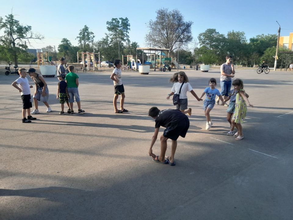 8 августа в рамках празднования Дня физкультурника Акимовский ЦДК провел спортивную программу «Веселая эстафета» 8 августа в рамках празднования Дня физкультурника Акимовский ЦДК провел спортивную программу «Веселая эстафета»