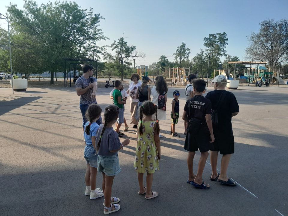 8 августа в рамках празднования Дня физкультурника Акимовский ЦДК провел спортивную программу «Веселая эстафета» 8 августа в рамках празднования Дня физкультурника Акимовский ЦДК провел спортивную программу «Веселая эстафета»