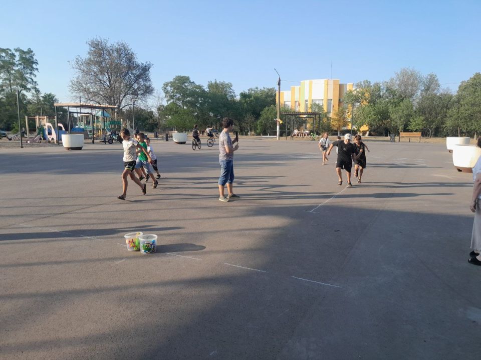 8 августа в рамках празднования Дня физкультурника Акимовский ЦДК провел спортивную программу «Веселая эстафета» 8 августа в рамках празднования Дня физкультурника Акимовский ЦДК провел спортивную программу «Веселая эстафета»