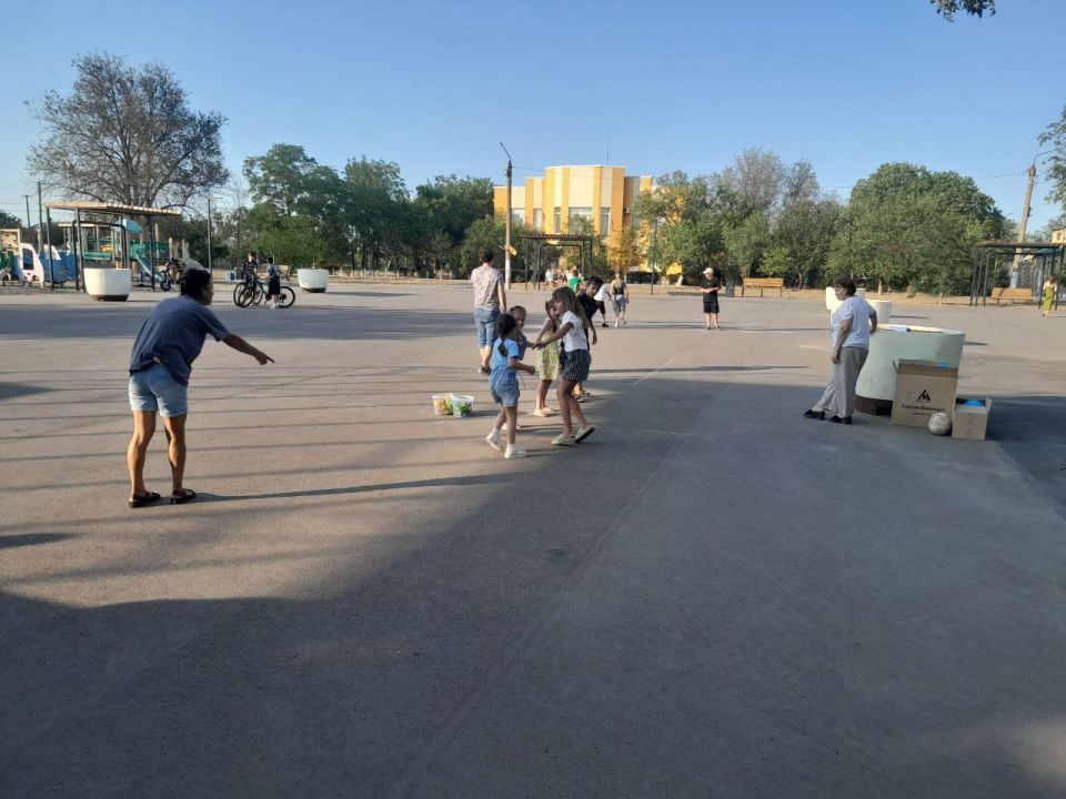 8 августа в рамках празднования Дня физкультурника Акимовский ЦДК провел спортивную программу «Веселая эстафета» 8 августа в рамках празднования Дня физкультурника Акимовский ЦДК провел спортивную программу «Веселая эстафета»