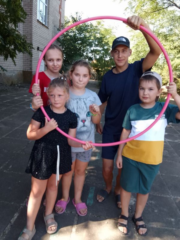 В Шевченковском сельском Доме культуры для детей прошли спортивные соревнования " Весёлые старты" В Шевченковском сельском Доме культуры для детей прошли спортивные соревнования " Весёлые старты"