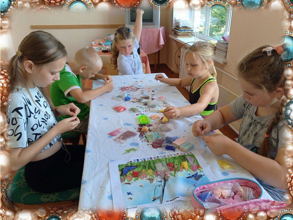 «Вместе весело творить!». В Шевченковской сельской библиотеке в очередной раз прошла творческая встреча детского хобби-клуба «Самоделкины» - «Вместе весело творить!» «Вместе весело творить!». В Шевченковской сельской библиотеке в очередной раз прошла творческая встреча детского хобби-клуба «Самоделкины» - «Вместе весело творить!»