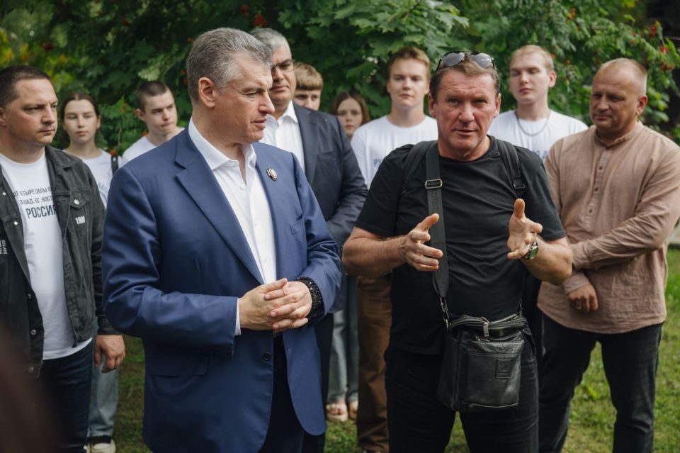 Проблема развития малых городов в России носит системный и многогранный характер, требующий комплексного и взвешенного подхода Проблема развития малых городов в России носит системный и многогранный характер, требующий комплексного и взвешенного подхода