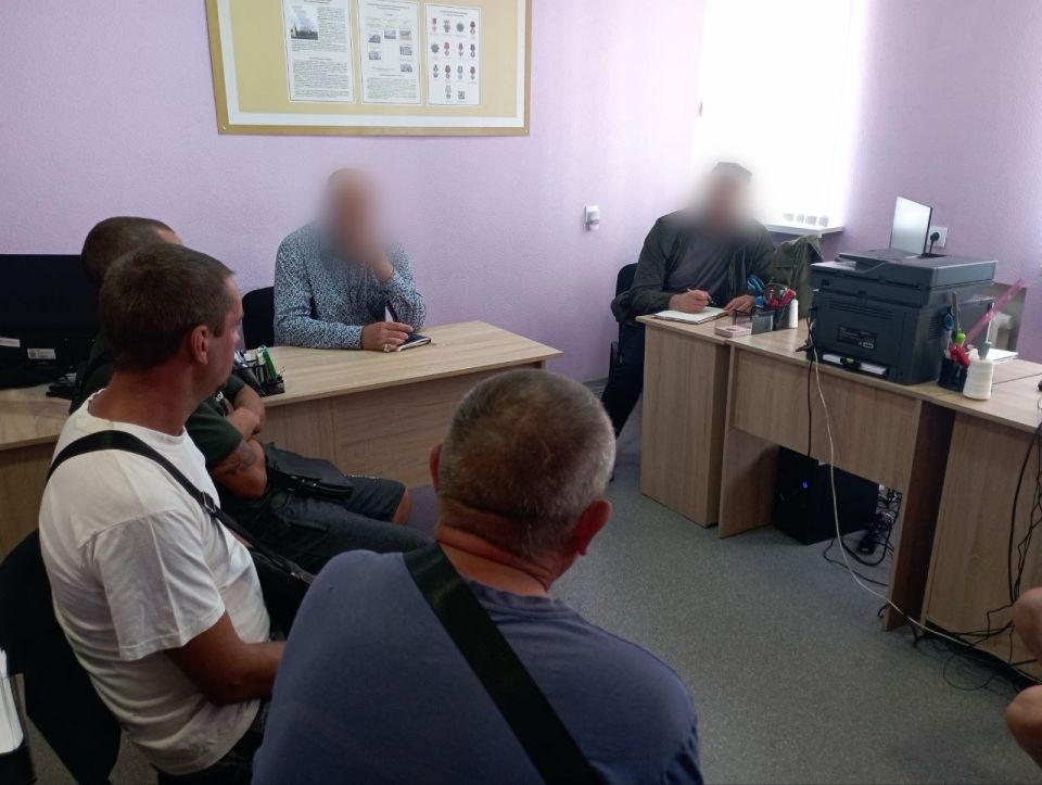 В Запорожской области сотрудники полиции совместно с представителями Управления федеральной службы исполнения наказаний по Запорожской области провели профилактическую беседу, направленную на недопущение фактов экстремизма и...