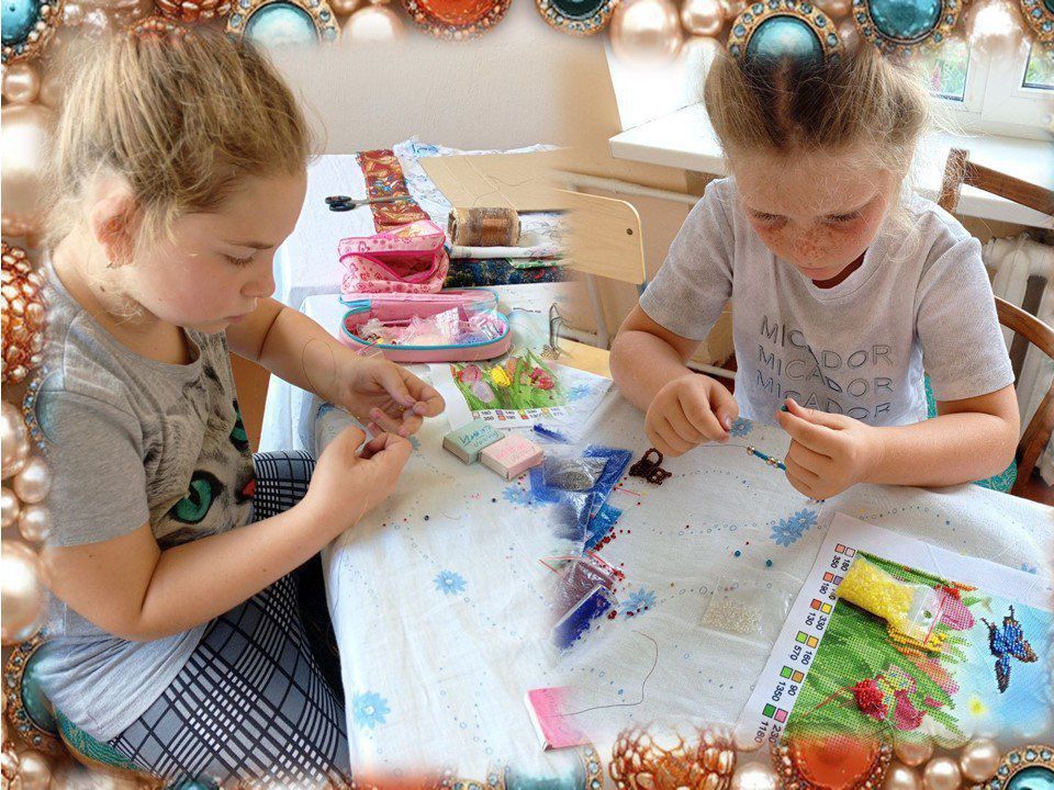 «Вместе весело творить!». В Шевченковской сельской библиотеке в очередной раз прошла творческая встреча детского хобби-клуба «Самоделкины» - «Вместе весело творить!» «Вместе весело творить!». В Шевченковской сельской библиотеке в очередной раз прошла творческая встреча детского хобби-клуба «Самоделкины» - «Вместе весело творить!»