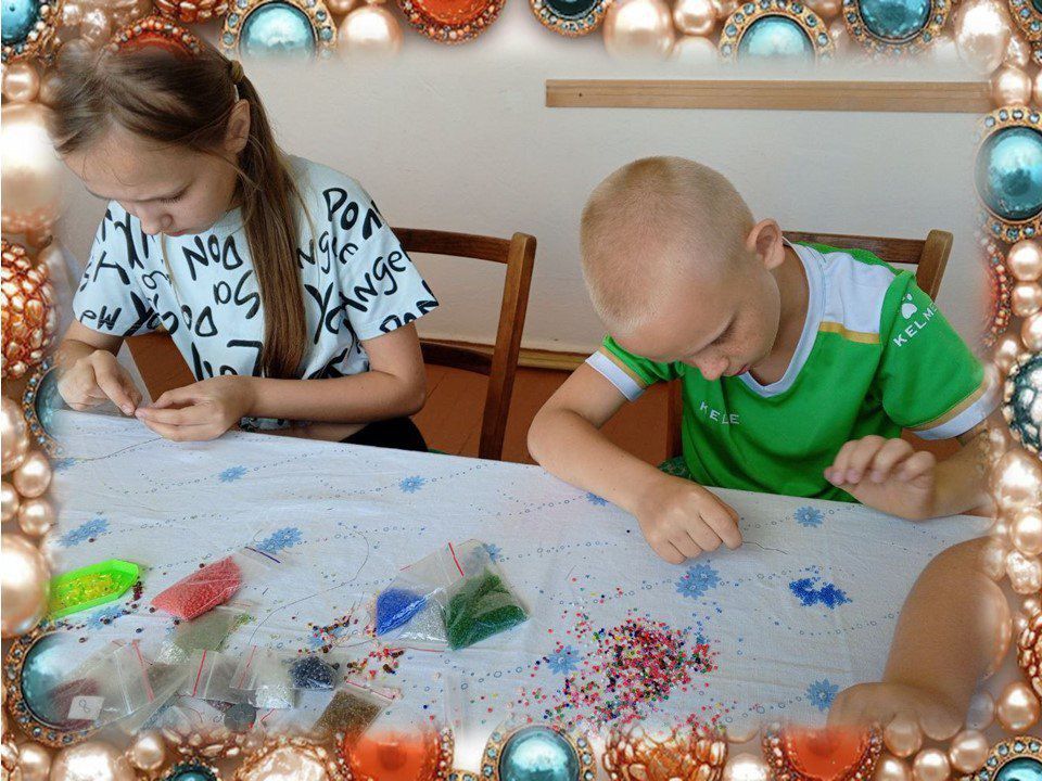 «Вместе весело творить!». В Шевченковской сельской библиотеке в очередной раз прошла творческая встреча детского хобби-клуба «Самоделкины» - «Вместе весело творить!» «Вместе весело творить!». В Шевченковской сельской библиотеке в очередной раз прошла творческая встреча детского хобби-клуба «Самоделкины» - «Вместе весело творить!»