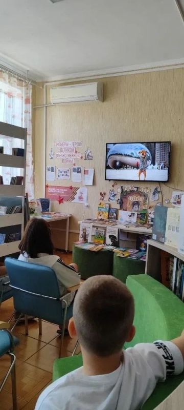 В рамках программы летнего отдыха детей "Нескучное лето" (детской отдел Акимовской модельной библиотеки)провели воспитательный час "Не предавайте верность" В рамках программы летнего отдыха детей "Нескучное лето" (детской отдел Акимовской модельной библиотеки)провели воспитательный час "Не предавайте верность"