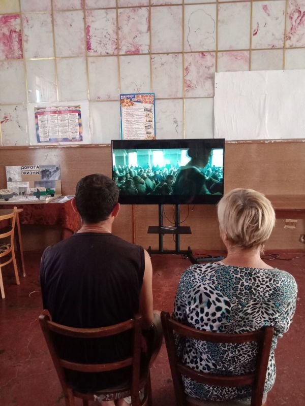 В Николаевском сельском доме культуры был показан филльм "Группа крови" В Николаевском сельском доме культуры был показан филльм "Группа крови"