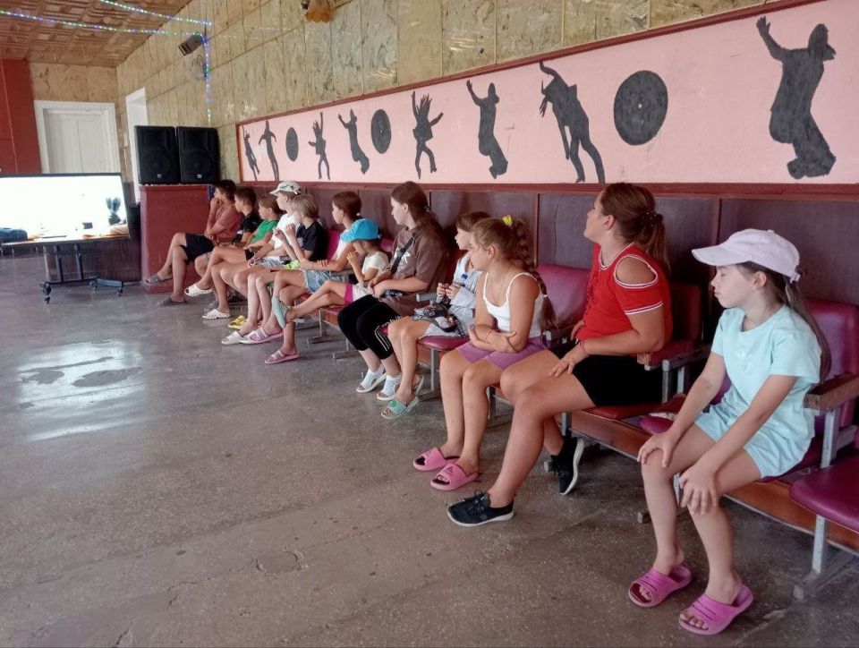 Во Владимировском СДК сотрудники провели познавательный час "Коррупция в мире сказок" Во Владимировском СДК сотрудники провели познавательный час "Коррупция в мире сказок"