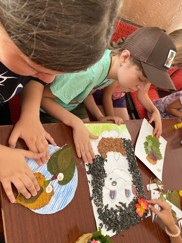 В Новоконстантиновском сельском Доме культуры прошел мастер- класс изготовления поделок из природных материалов ко Дню чуда своими руками "Летние фантазии" В Новоконстантиновском сельском Доме культуры прошел мастер- класс изготовления поделок из природных материалов ко Дню чуда своими руками "Летние фантазии"