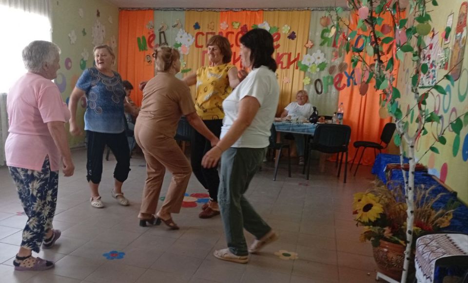 "ТРИ СПАСА АВГУСТА". В Гаммовском сельском доме культуры состоялось яркое заседание женского клуба "Огонёк", посвящённое трем августовским Спасам - Медовому, Яблочному и Ореховому "ТРИ СПАСА АВГУСТА". В Гаммовском сельском доме культуры состоялось яркое заседание женского клуба "Огонёк", посвящённое трем августовским Спасам - Медовому, Яблочному и Ореховому