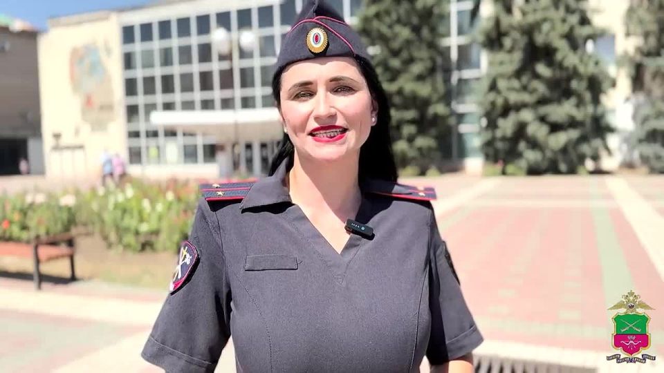 Свидетельство о рождении (для несовершеннолетних граждан РФ, не достигших возраста 14 лет) исключается из перечня основных документов, удостоверяющих личность гражданина РФ при выезде за границу и въезде в РФ