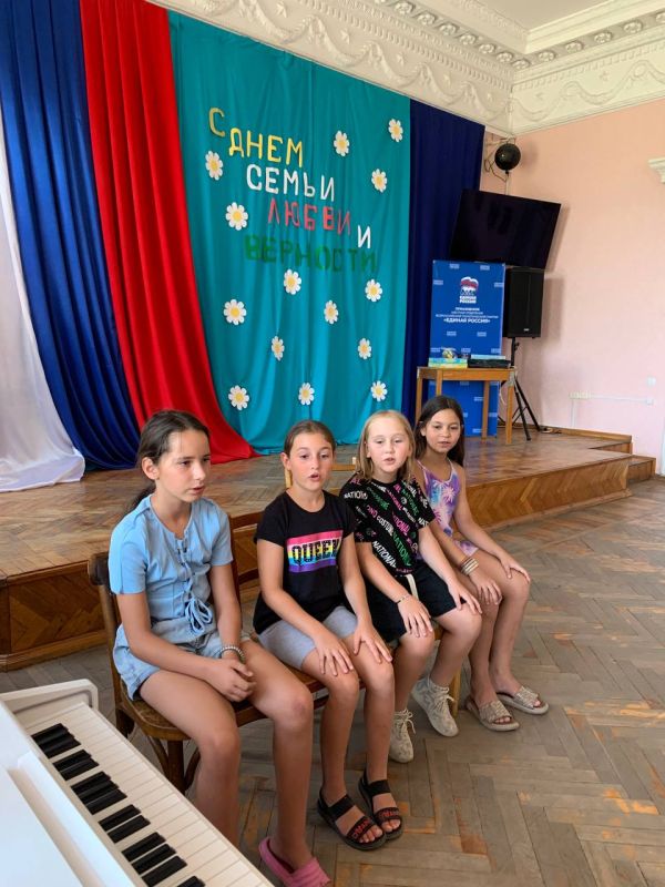 Музыкальное настроение и звонкий смех наполняют наш Дом Культуры в Приазовском! Музыкальное настроение и звонкий смех наполняют наш Дом Культуры в Приазовском!