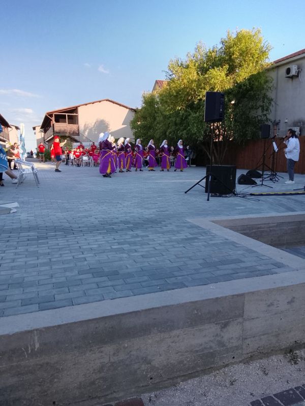 В Кирилловке прошел ежегодный фестиваль "Сохранение и приумножение греческой культуры."Ярким событием стал концерт, подготовленный греческими общинами юга России.В фестивале также приняли участие представители болгарской... В Кирилловке прошел ежегодный фестиваль "Сохранение и приумножение греческой культуры."Ярким событием стал концерт, подготовленный греческими общинами юга России.В фестивале также приняли участие представители болгарской...