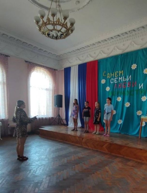 Музыкальное настроение и звонкий смех наполняют наш Дом Культуры в Приазовском! Музыкальное настроение и звонкий смех наполняют наш Дом Культуры в Приазовском!