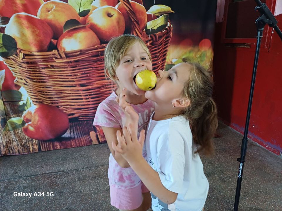 19 августа В Атманайском СДК прошел замечательный праздник "Яблочный Спас!" 19 августа В Атманайском СДК прошел замечательный праздник "Яблочный Спас!"