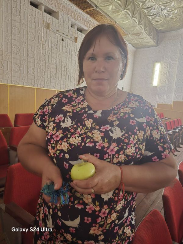 С целью формирования духовного мира детей через знакомство с народными праздниками и традициями 19 августа в Надеждинском Доме культуры прошло мероприятие познавательно-развлекательного характера «Яблочный Спас» С целью формирования духовного мира детей через знакомство с народными праздниками и традициями 19 августа в Надеждинском Доме культуры прошло мероприятие познавательно-развлекательного характера «Яблочный Спас»