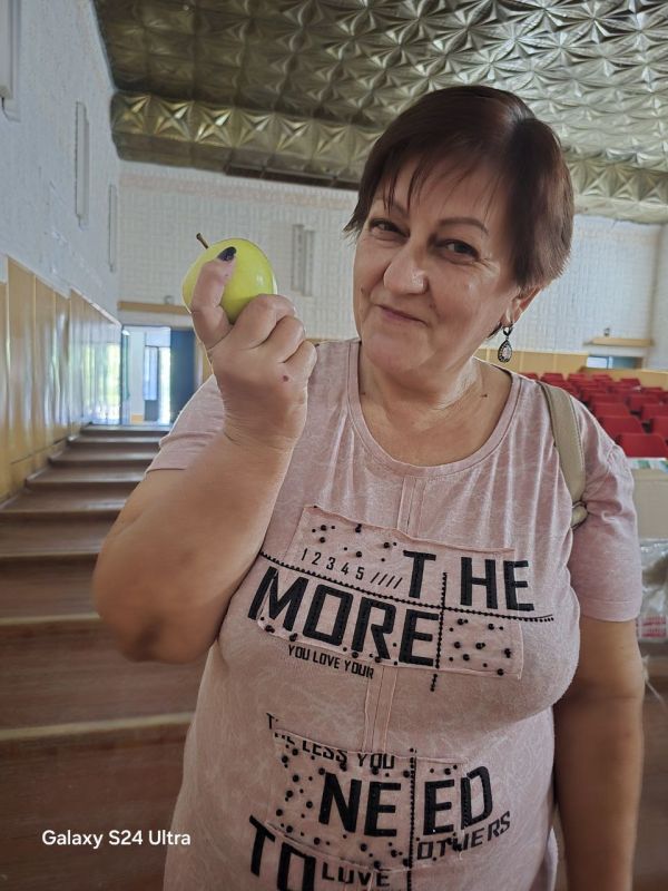 С целью формирования духовного мира детей через знакомство с народными праздниками и традициями 19 августа в Надеждинском Доме культуры прошло мероприятие познавательно-развлекательного характера «Яблочный Спас» С целью формирования духовного мира детей через знакомство с народными праздниками и традициями 19 августа в Надеждинском Доме культуры прошло мероприятие познавательно-развлекательного характера «Яблочный Спас»