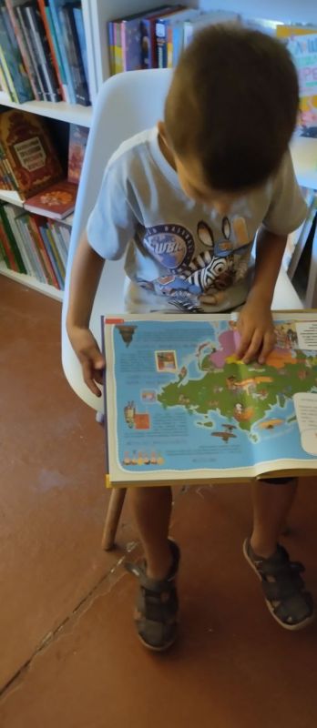 День Российского флага-это наш общий праздник, вне зависимости от возраста и социального положения День Российского флага-это наш общий праздник, вне зависимости от возраста и социального положения