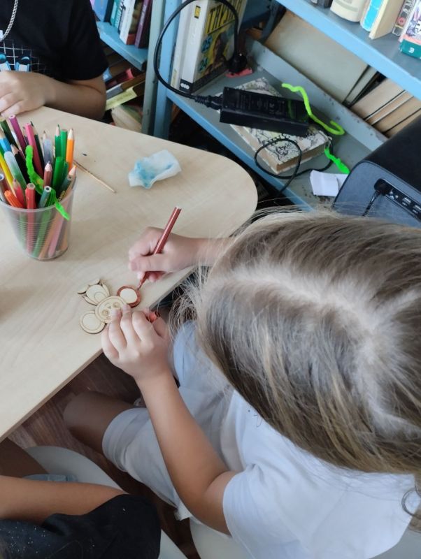 20 августа отмечался добрый детский - День рождения Чебурашки, посвященный славной и диковинной зверюшке, придуманной Эдуардом Успенским 20 августа отмечался добрый детский - День рождения Чебурашки, посвященный славной и диковинной зверюшке, придуманной Эдуардом Успенским