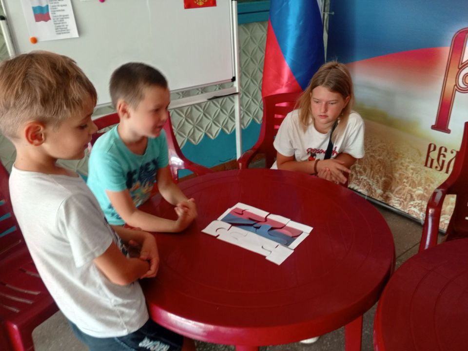 22 августа в России отмечается День Государственного флага России - символа суверенитета и единства 22 августа в России отмечается День Государственного флага России - символа суверенитета и единства