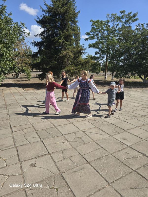 22 августа в Надеждинском Доме культуры с утра звучала музыка и звонкий детский смех 22 августа в Надеждинском Доме культуры с утра звучала музыка и звонкий детский смех