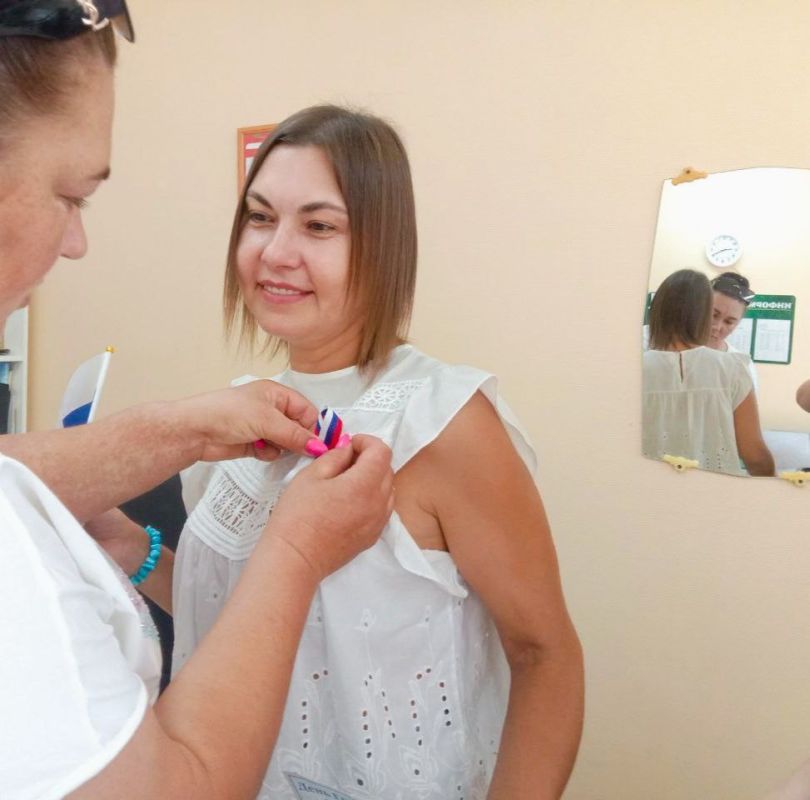 Акция «Три цвета Родины» в селе Гирсовка Акция «Три цвета Родины» в селе Гирсовка