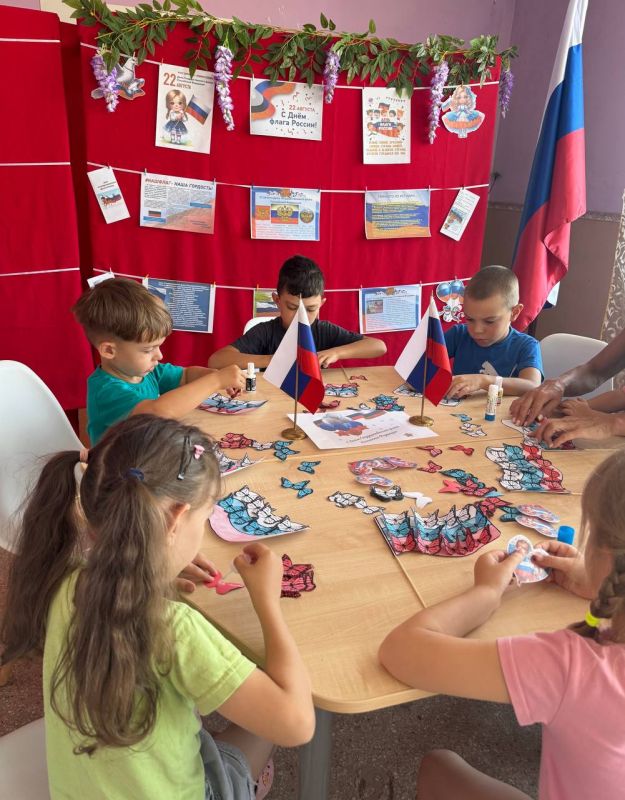 В Дунаевском СДК прошел тематический день "Флаг - Символ Родной Державы" посвященный В Дунаевском СДК прошел тематический день "Флаг - Символ Родной Державы" посвященный