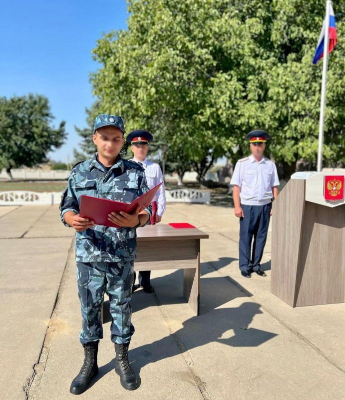 В КП-3 УФСИН России по Запорожской области прошло торжественное мероприятие, посвященное Дню Государственного флага Российской Федерации В КП-3 УФСИН России по Запорожской области прошло торжественное мероприятие, посвященное Дню Государственного флага Российской Федерации
