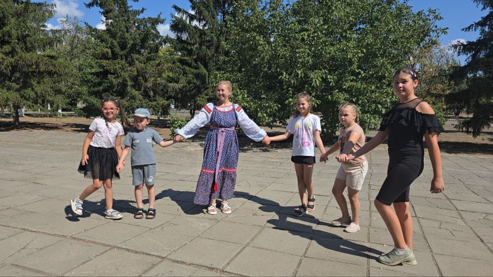 22 августа в Надеждинском Доме культуры с утра звучала музыка и звонкий детский смех 22 августа в Надеждинском Доме культуры с утра звучала музыка и звонкий детский смех