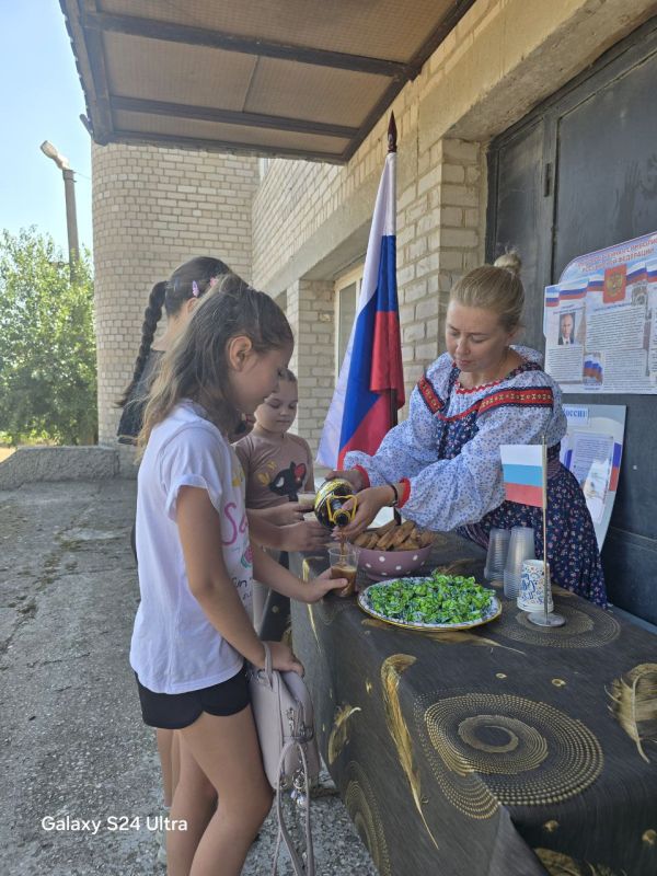 22 августа в Надеждинском Доме культуры с утра звучала музыка и звонкий детский смех 22 августа в Надеждинском Доме культуры с утра звучала музыка и звонкий детский смех