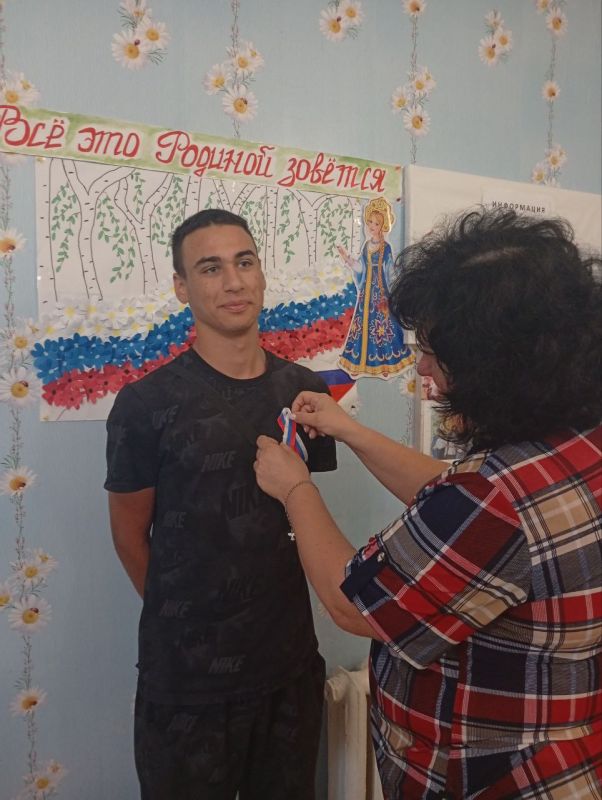 "ПОД СИМВОЛОМ СЛАВНЫМ МОГУЧЕЙ СТРАНЫ!" "ПОД СИМВОЛОМ СЛАВНЫМ МОГУЧЕЙ СТРАНЫ!"