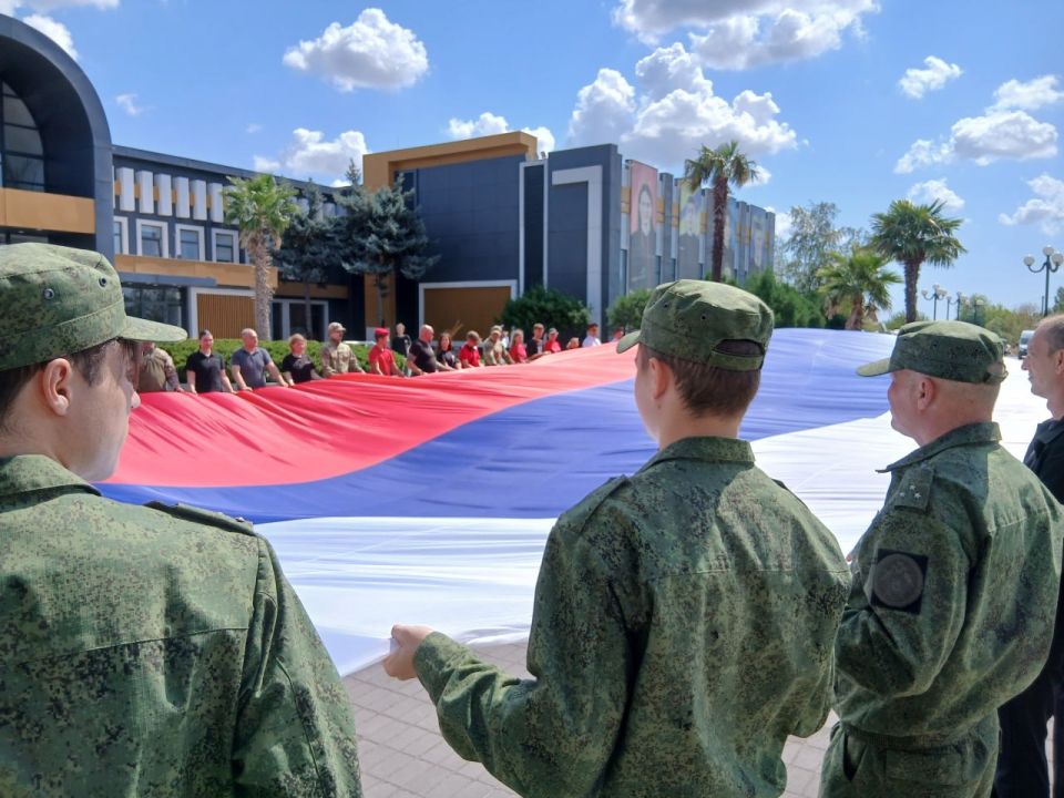 Сотрудники СК России по Запорожской области приняли участие в торжественном мероприятии Сотрудники СК России по Запорожской области приняли участие в торжественном мероприятии