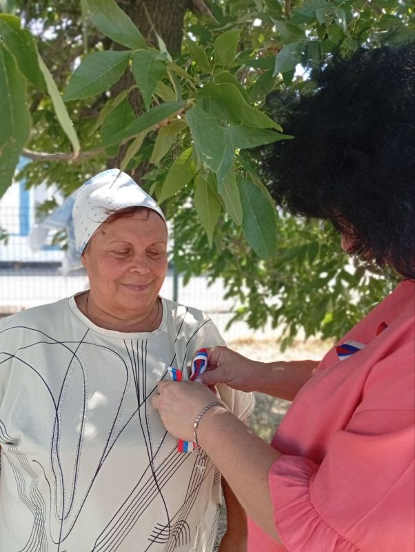 "ПОД СИМВОЛОМ СЛАВНЫМ МОГУЧЕЙ СТРАНЫ!" "ПОД СИМВОЛОМ СЛАВНЫМ МОГУЧЕЙ СТРАНЫ!"