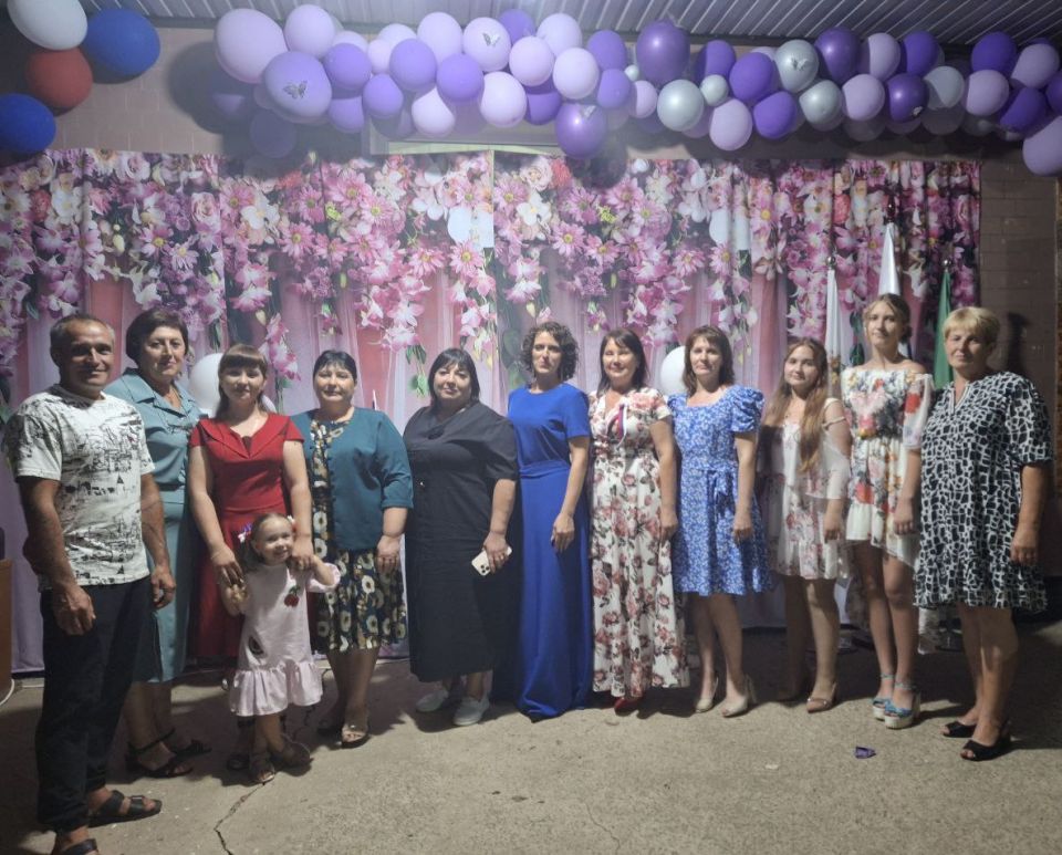 22.08.2025.. Дмитриевский СДК собрал жителей на празднование Дня села. Этот день был особенно символичным, так как совпал с Днем Российского флага 22.08.2025.. Дмитриевский СДК собрал жителей на празднование Дня села. Этот день был особенно символичным, так как совпал с Днем Российского флага