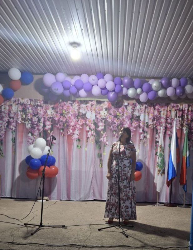 22.08.2025.. Дмитриевский СДК собрал жителей на празднование Дня села. Этот день был особенно символичным, так как совпал с Днем Российского флага 22.08.2025.. Дмитриевский СДК собрал жителей на празднование Дня села. Этот день был особенно символичным, так как совпал с Днем Российского флага