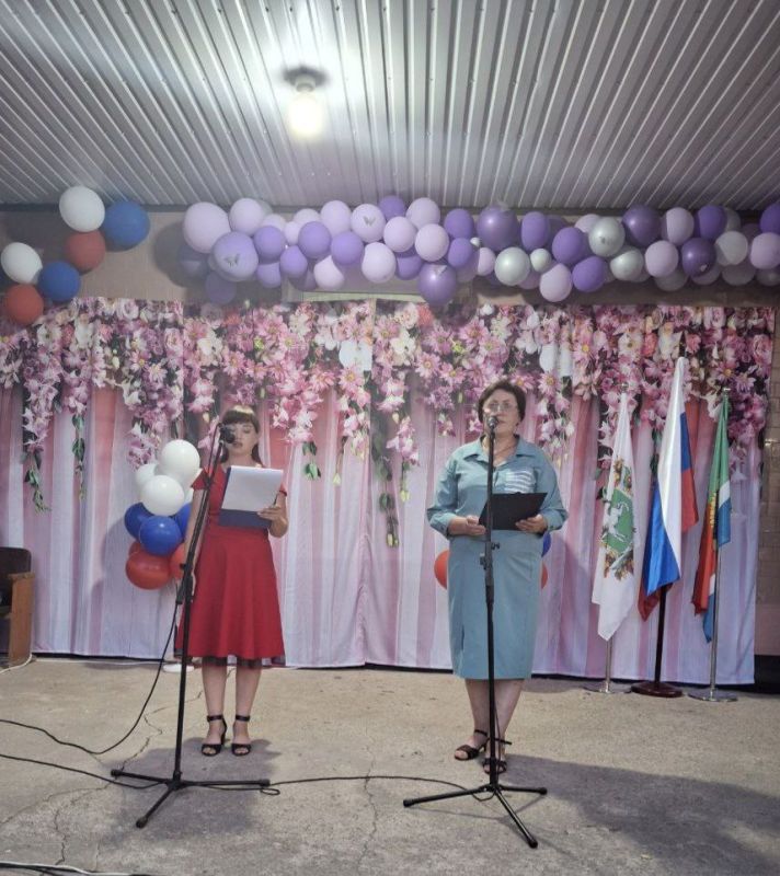 22.08.2025.. Дмитриевский СДК собрал жителей на празднование Дня села. Этот день был особенно символичным, так как совпал с Днем Российского флага