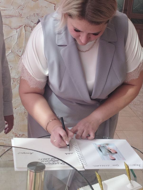 Торжественное чествование юбиляров супружеской жизни состоялось сегодня в отделе ЗАГС Мелитополя Торжественное чествование юбиляров супружеской жизни состоялось сегодня в отделе ЗАГС Мелитополя