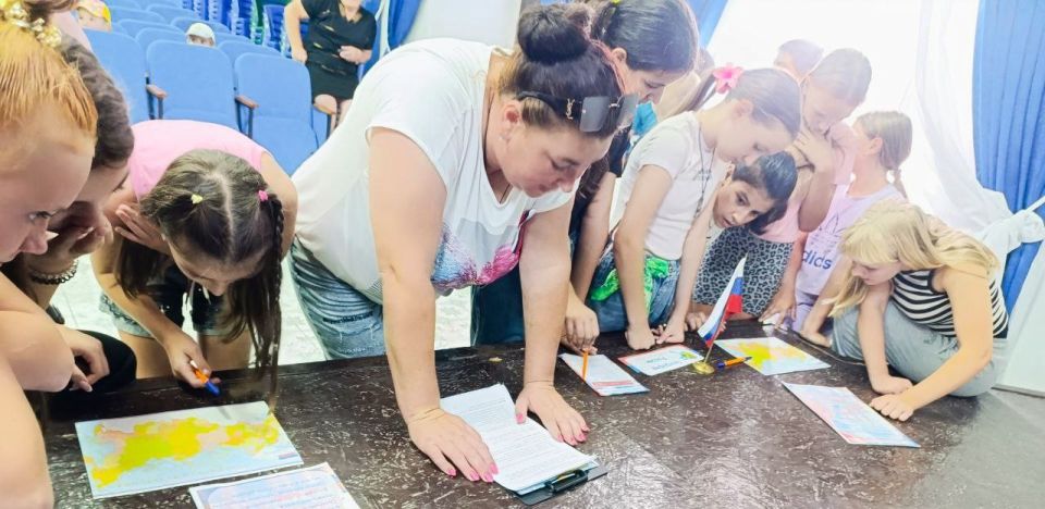 Увлекательное путешествие квест-игра «Загадки Триколора» в Гирсовском Доме культуры Увлекательное путешествие квест-игра «Загадки Триколора» в Гирсовском Доме культуры