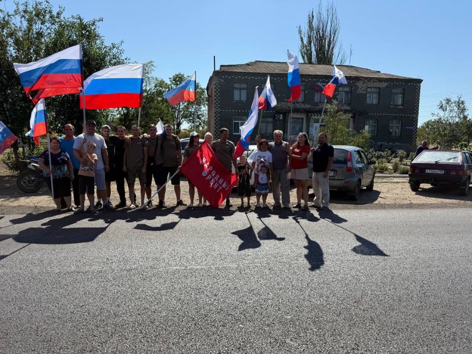 Автопробег ко Дню Флага России Автопробег ко Дню Флага России