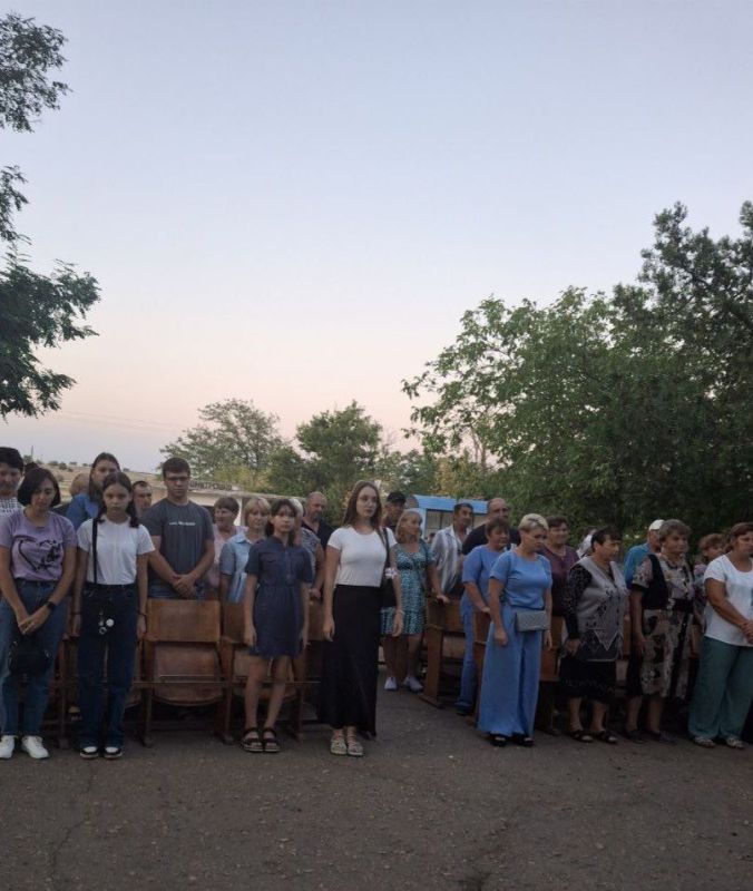 22.08.2025.. Дмитриевский СДК собрал жителей на празднование Дня села. Этот день был особенно символичным, так как совпал с Днем Российского флага 22.08.2025.. Дмитриевский СДК собрал жителей на празднование Дня села. Этот день был особенно символичным, так как совпал с Днем Российского флага