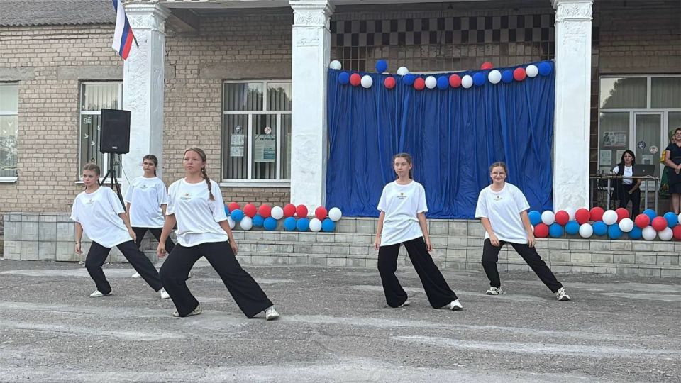 В Таврийском доме культуры состоялся праздничный концерт, посвященный Дню Государственного Флага Российской Федерации! В Таврийском доме культуры состоялся праздничный концерт, посвященный Дню Государственного Флага Российской Федерации!