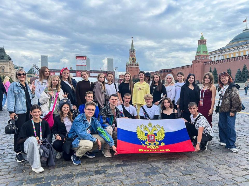 Творчески одарённые дети из Запорожской области приняли участие в IV Международном детском культурном форуме в Москве Творчески одарённые дети из Запорожской области приняли участие в IV Международном детском культурном форуме в Москве