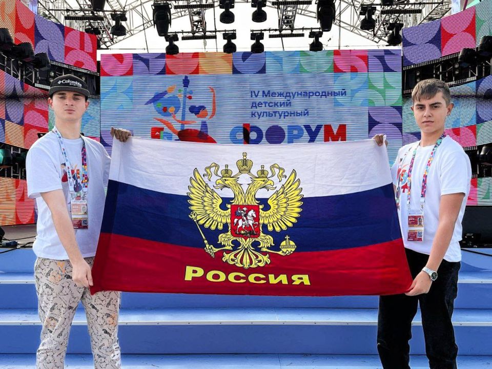 Творчески одарённые дети из Запорожской области приняли участие в IV Международном детском культурном форуме в Москве Творчески одарённые дети из Запорожской области приняли участие в IV Международном детском культурном форуме в Москве