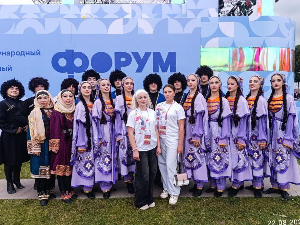 Творчески одарённые дети из Запорожской области приняли участие в IV Международном детском культурном форуме в Москве Творчески одарённые дети из Запорожской области приняли участие в IV Международном детском культурном форуме в Москве