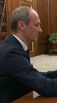 Главные новости за день:. Владимир Путин провел встречу с вице-премьером Дмитрием Григоренко в Кремле Президент РФ поговорил по телефону с лидером Ирана Армия России освободила населенный пункт Запорожское в Днепропетровской...